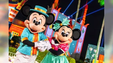 「ホリデー・アット・ウォルト・ディズニー・ワールド・リゾート」 2025年11月14日から12月31日までを詳しく見る（外部サイトへ）